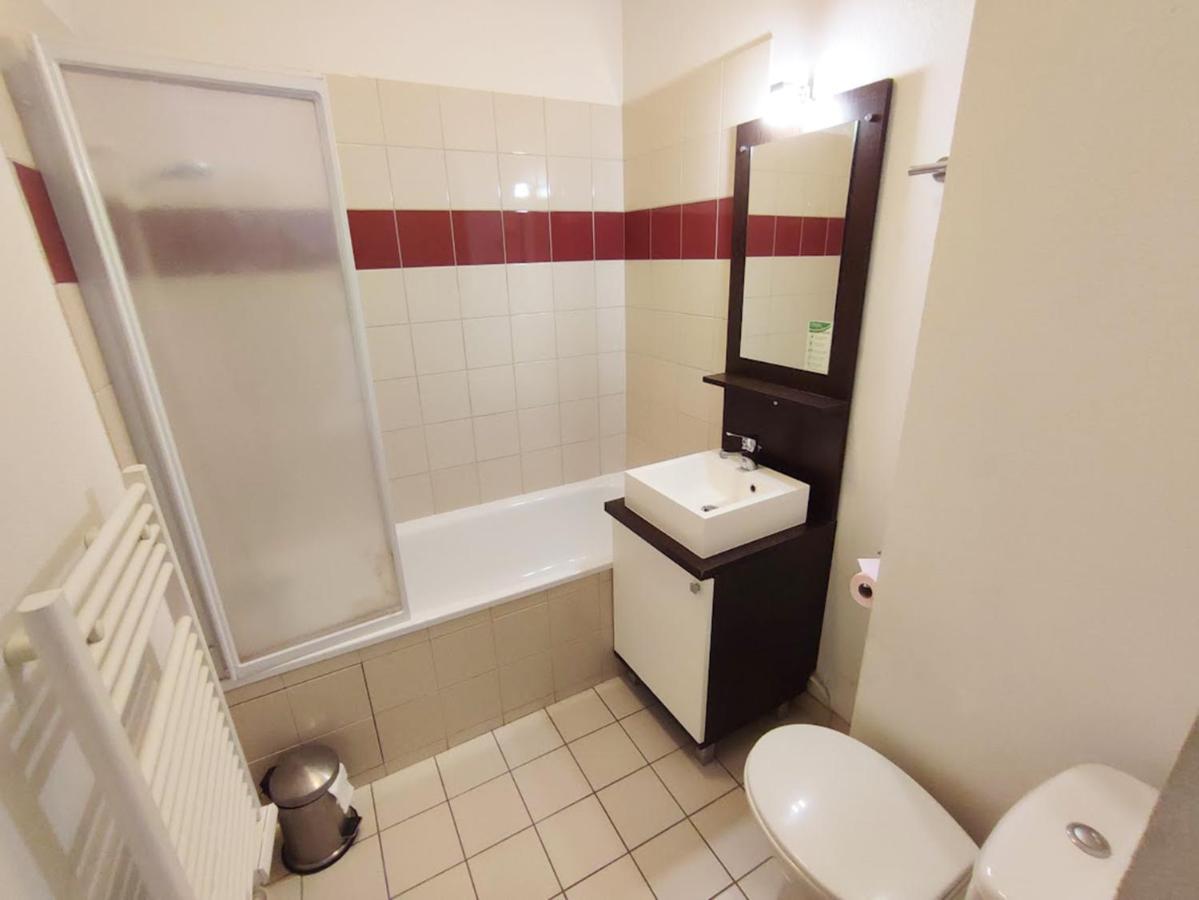 Le Bouquetin, Studio, Centre Luchon, Wifi, Casier A Skis, Ascenseur, 3 Personnes Bagnères-de-Luchon Exteriér fotografie