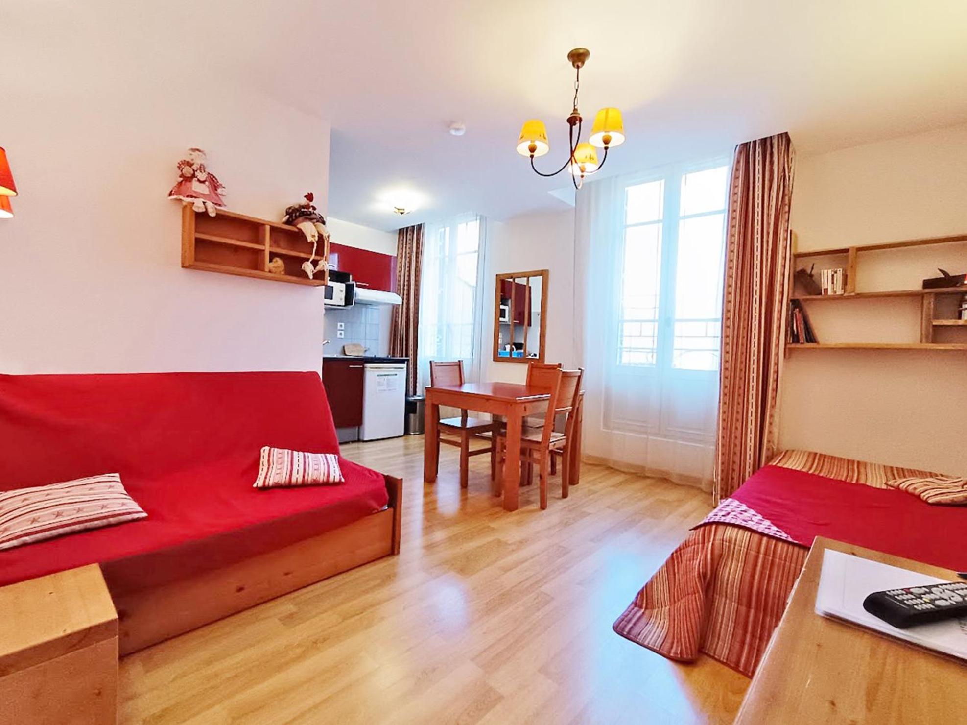 Le Bouquetin, Studio, Centre Luchon, Wifi, Casier A Skis, Ascenseur, 3 Personnes Bagnères-de-Luchon Exteriér fotografie