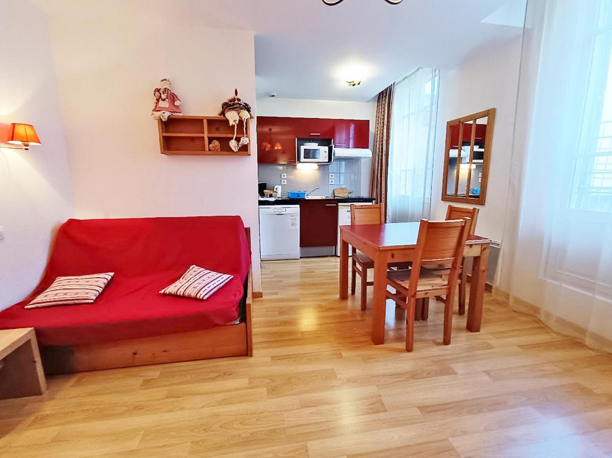 Le Bouquetin, Studio, Centre Luchon, Wifi, Casier A Skis, Ascenseur, 3 Personnes Bagnères-de-Luchon Exteriér fotografie